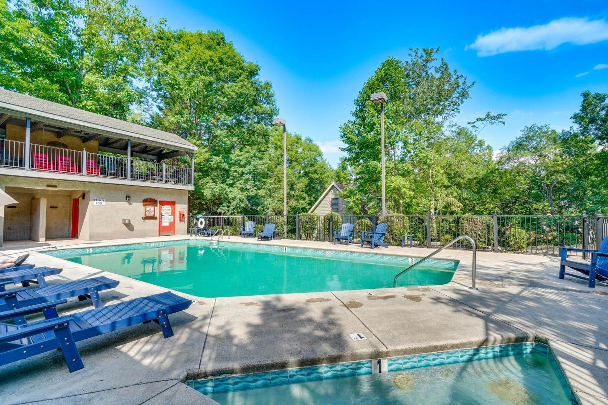 Smoky Mountain Cabin With Deck And Hot Tub! بيدجن فورج المظهر الخارجي الصورة