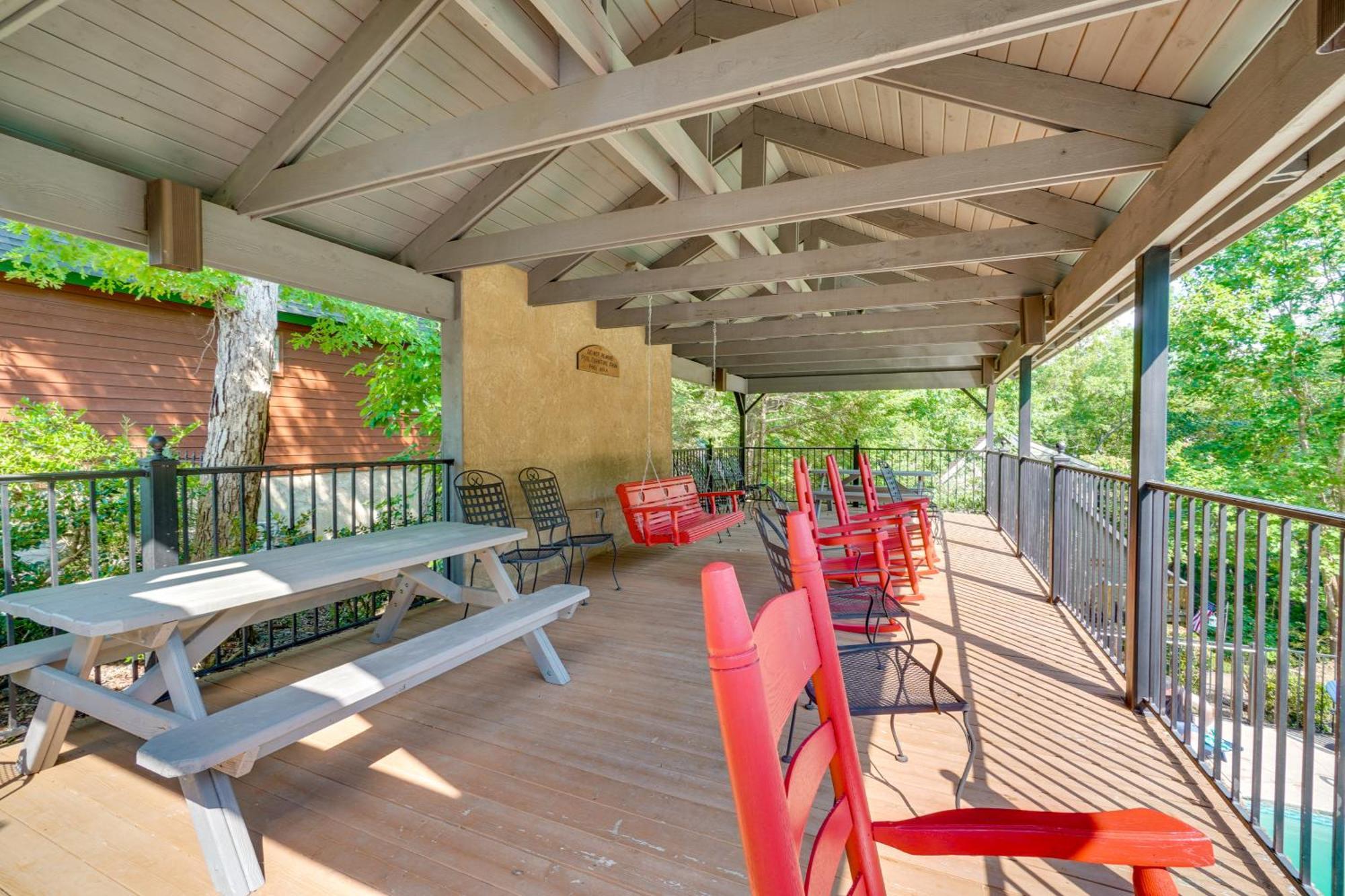 Smoky Mountain Cabin With Deck And Hot Tub! بيدجن فورج المظهر الخارجي الصورة