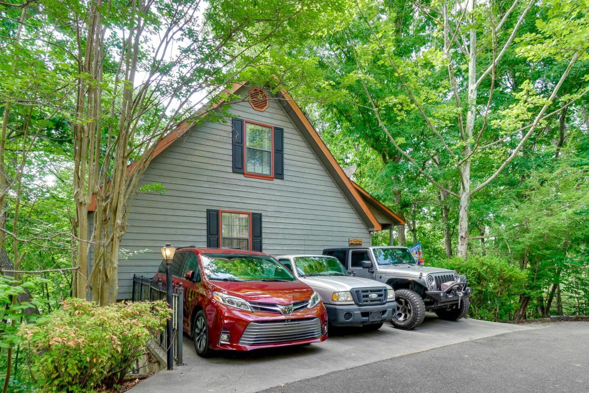 Smoky Mountain Cabin With Deck And Hot Tub! بيدجن فورج المظهر الخارجي الصورة